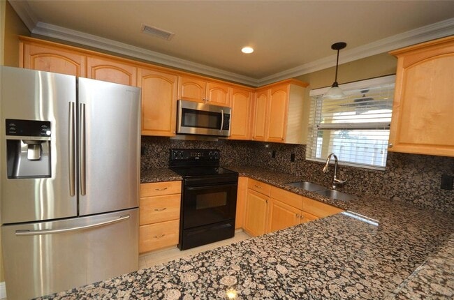 Building Photo - 10871 SW 11th Manor
