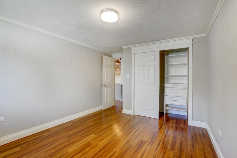 Building Photo - 830 E 11th Ave