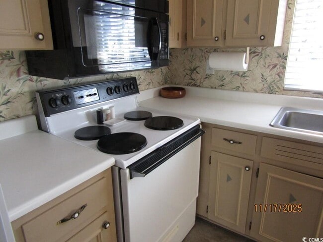 Building Photo - 928 Villa Dr