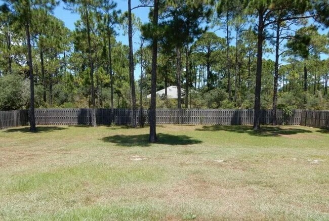 Building Photo - 604 E Shipwreck Rd