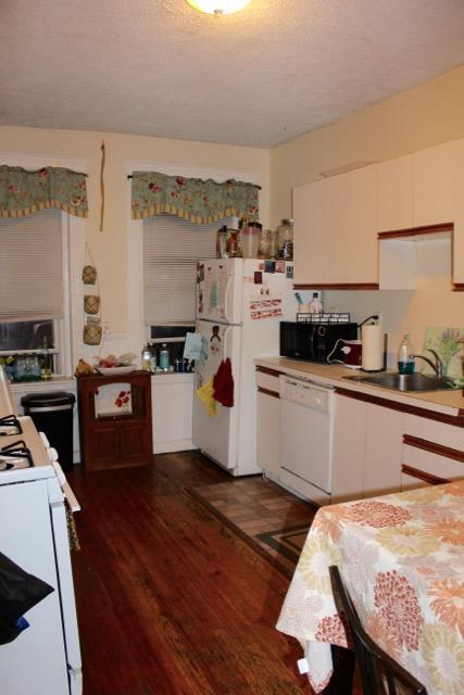 Building Photo - 462 Park Dr