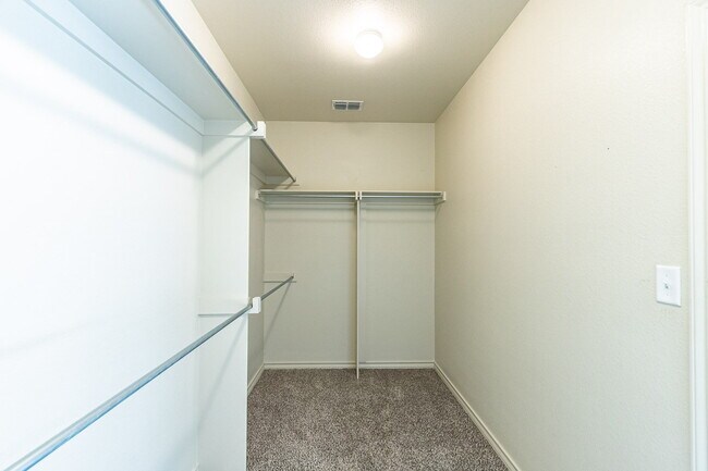 Building Photo - Outstanding 4 Bedroom Home in North Pointe!