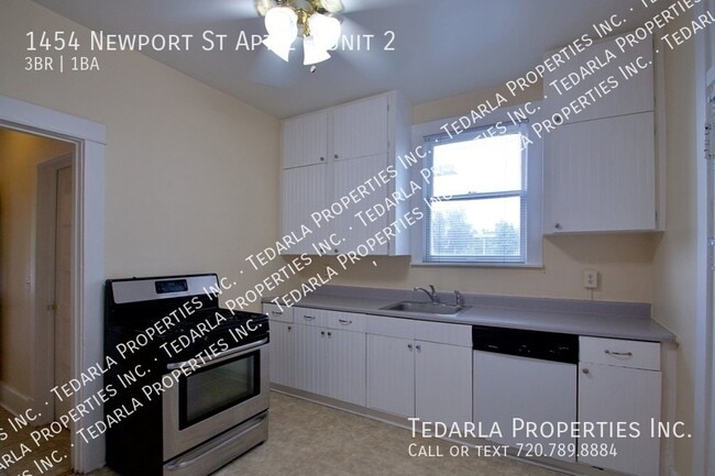 Building Photo - 1454 Newport St