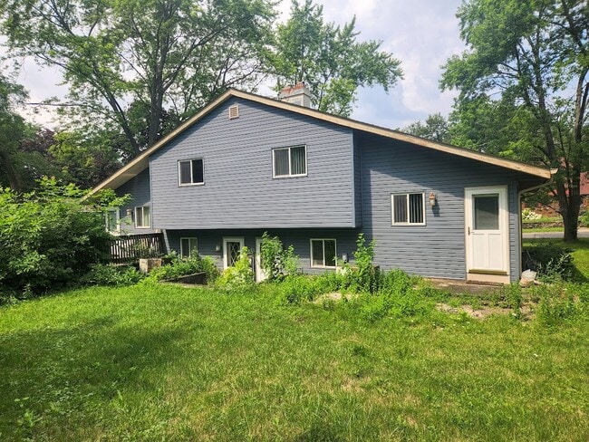 Building Photo - 667 Ferndale St