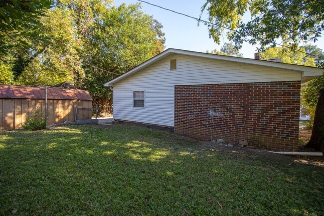 Building Photo - Renovated Historic Columbia Gem: 3-Bed, 2-Bath Home with Modern Updates ~ JUST REDUCED!