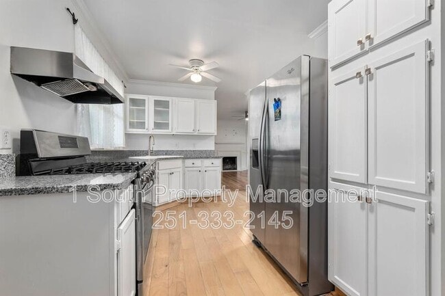 Building Photo - 5259 Border Dr S
