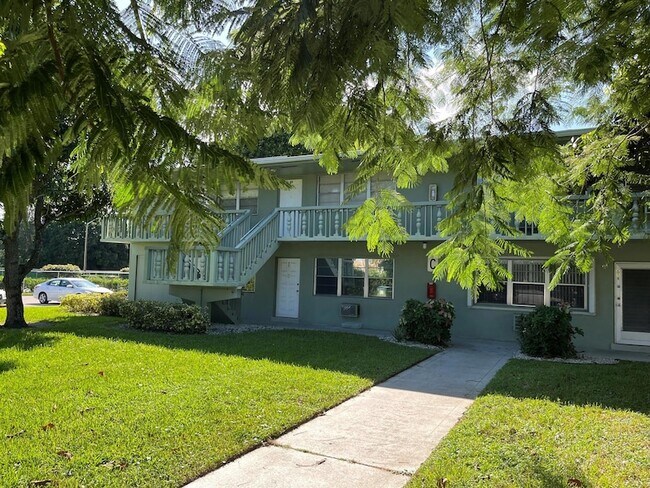 Building Photo - 63 Easthampton C