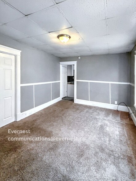 Building Photo - 5806 Bonna Ave