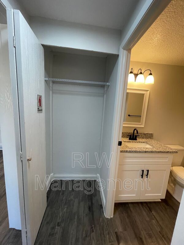 Building Photo - 611 Mt Homer Rd