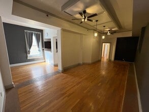 Building Photo - 110 W Summit Hill Dr SW