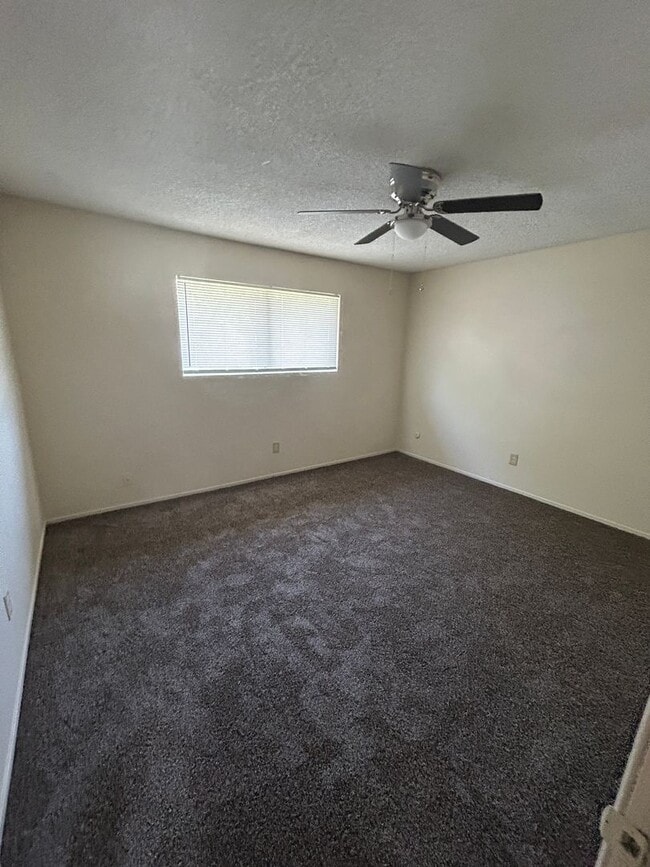 Building Photo - 93 E Hazelwood Dr