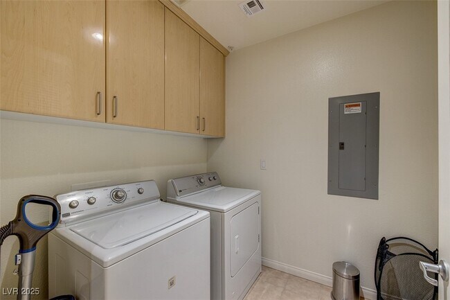 Building Photo - 26 E Serene Ave