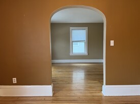 Building Photo - 1346 Morrison St
