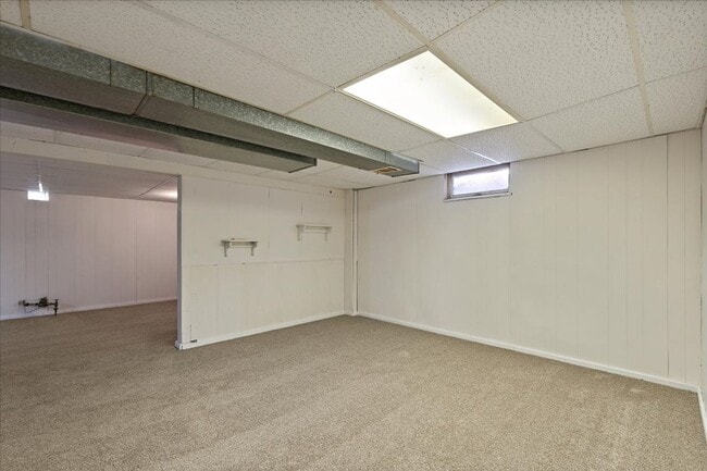 Building Photo - 3 Bedroom Rental in Milan