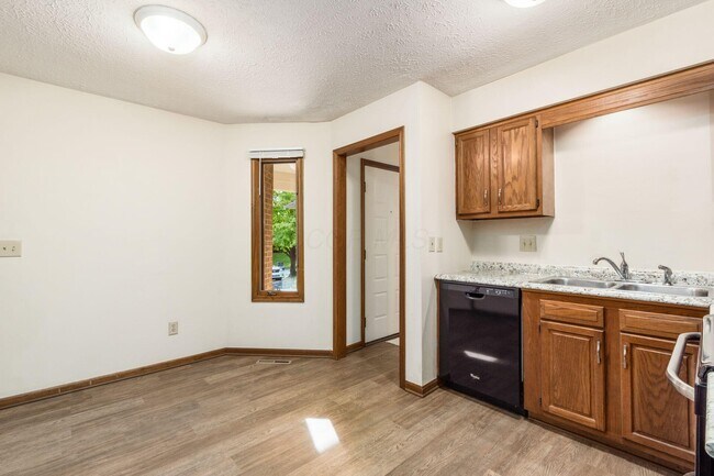 Building Photo - 4847 Dierker Rd