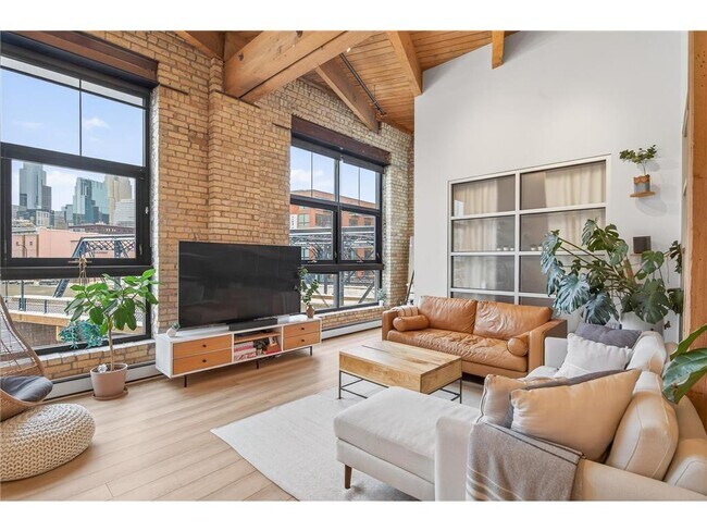 Building Photo - 404 N Washington Ave