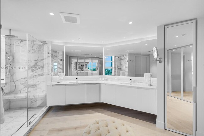 Building Photo - 430 Grand Bay Dr