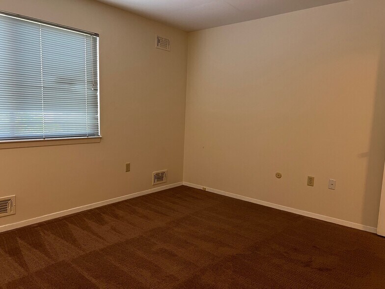 Second bedroom - 1006 Holly Walk