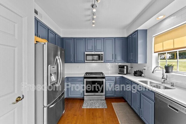 Building Photo - 15305 Brazil Cir
