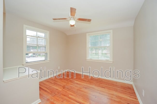 Building Photo - 13790 Cedar Rd
