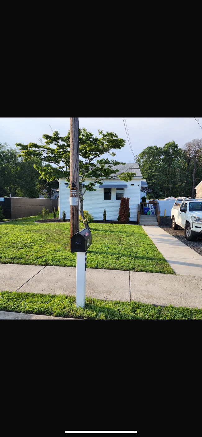 Building Photo - 24 Idlewood Ave