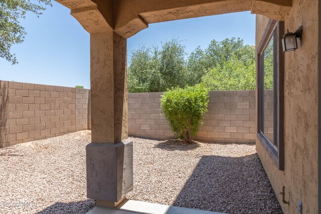Building Photo - 6231 S Pearl Dr
