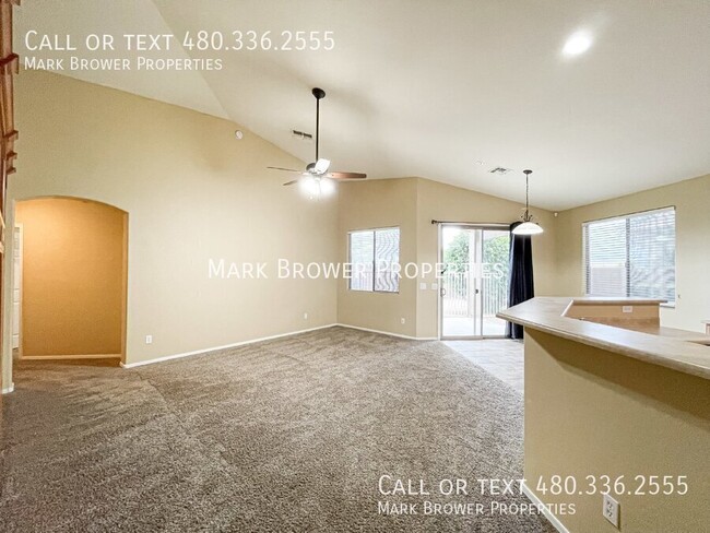 Building Photo - 3026 E Kingbird Pl