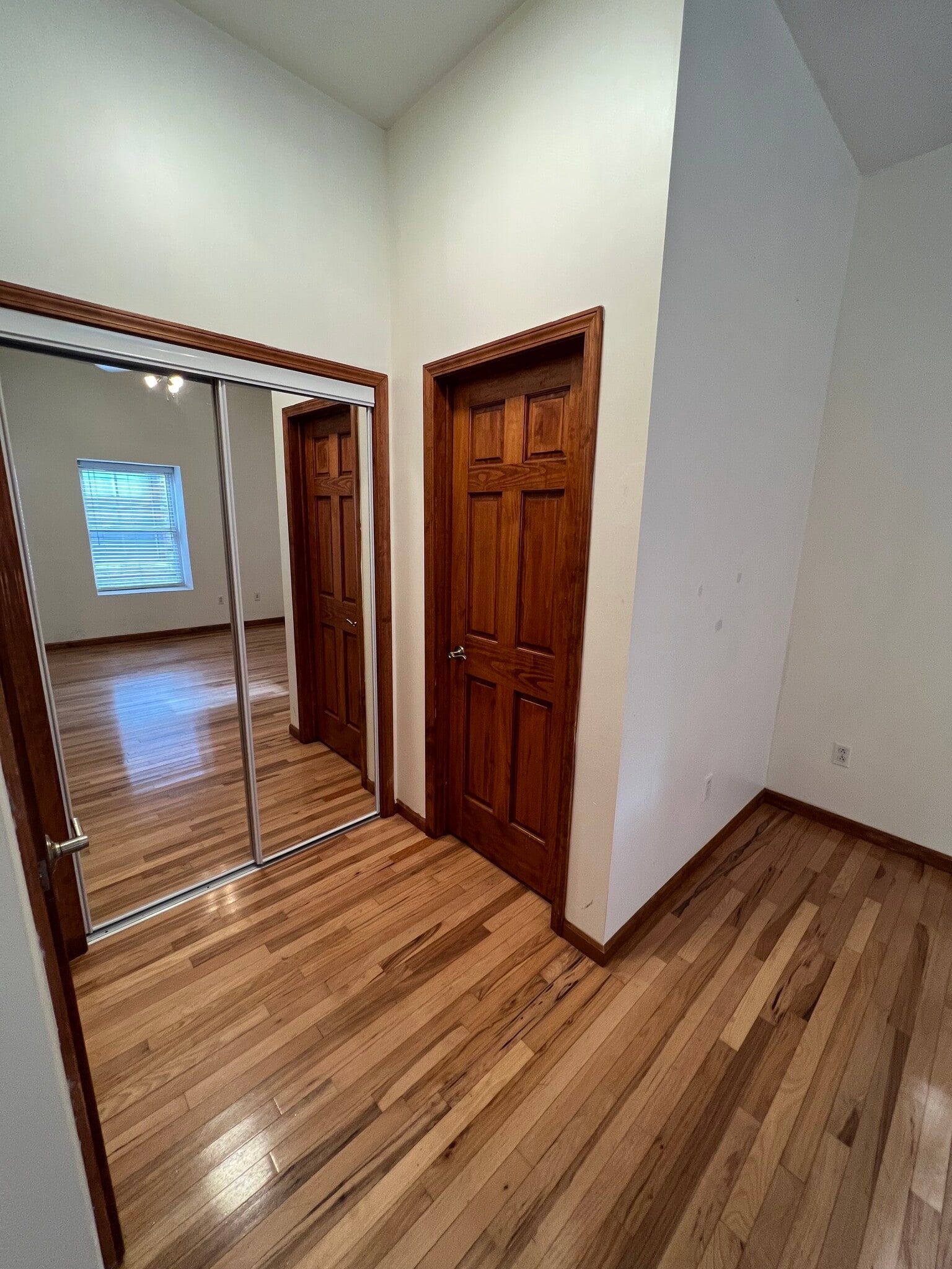 closet 2 - 110 1/2 E 6th St