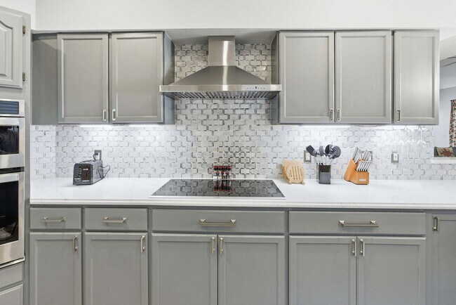 Building Photo - 12511 Chapel Bell St