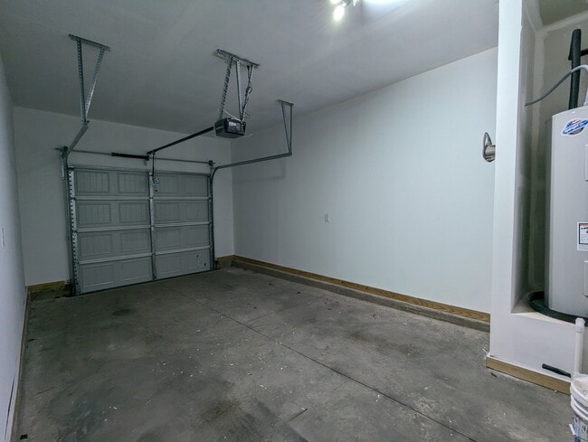 Building Photo - 2 Planters Pl