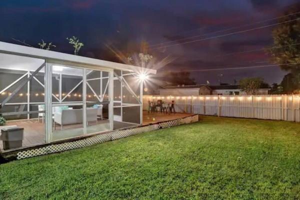 Building Photo - 4368 SW 49th Ct
