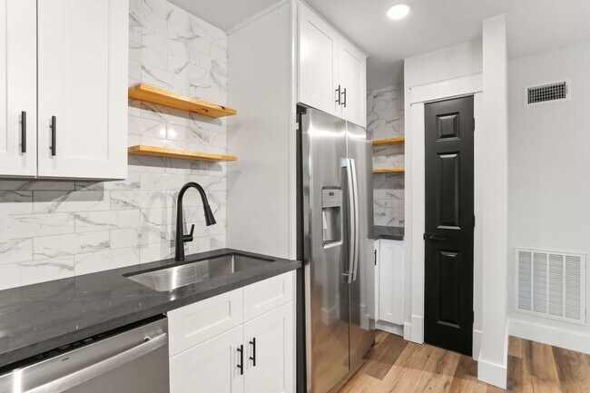 Building Photo - 1BD/1BA in Bywater with W/D in unit, Centr...