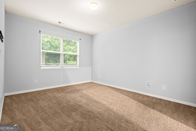 Building Photo - 5469 Waverly Dr