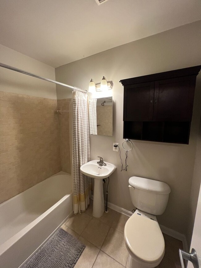 Building Photo - Beautiful 1bd 1 bath Condo