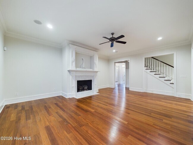 Building Photo - 3724 Rolston Dr
