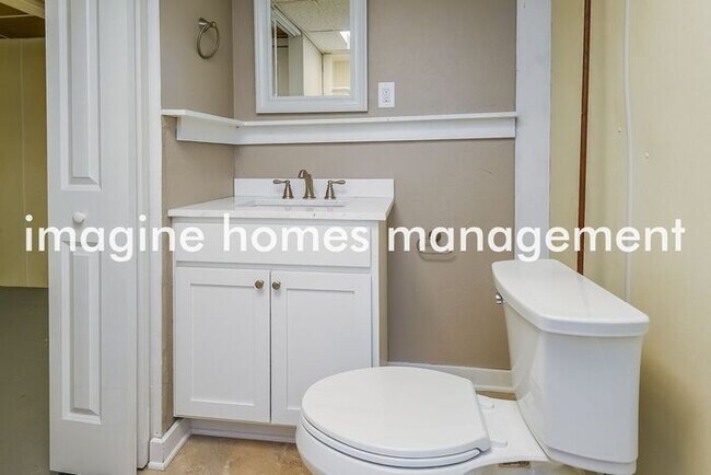 Building Photo - Remodeled Home in Solon. Pets Welcome!