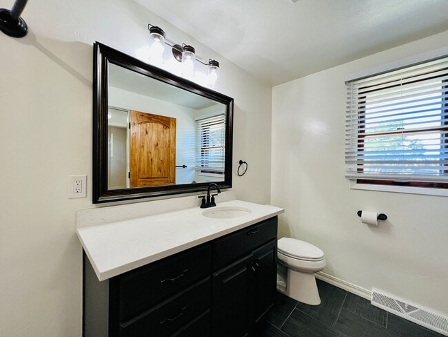 Building Photo - 2875 S Sherman St