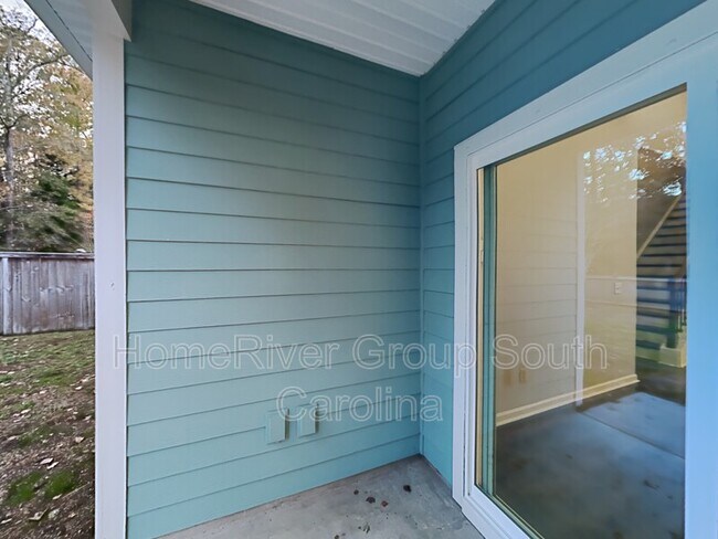 Building Photo - 3147 Mulan Ln