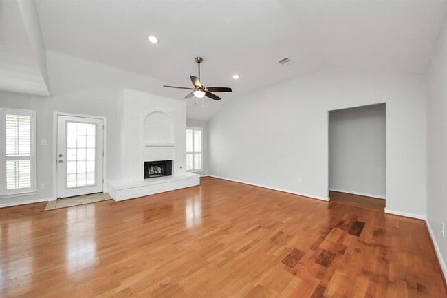 Building Photo - 12407 Meadow Ridge Dr