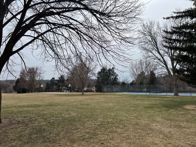 Building Photo - 4 Bedroom Updated Home in Garden Ranch