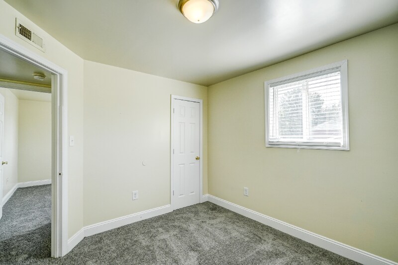 Building Photo - 2104 Phaup St