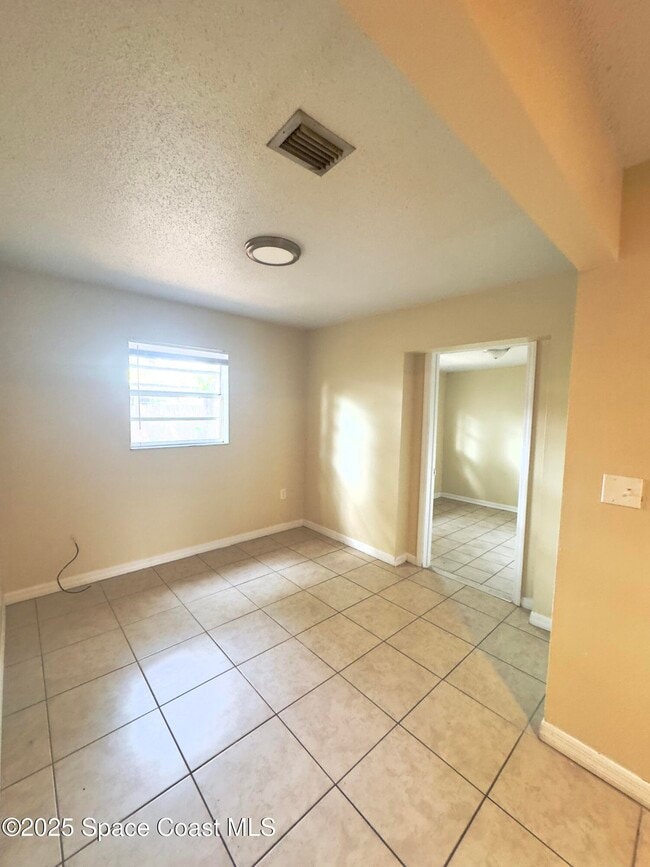 Building Photo - 2466 Uranus Dr