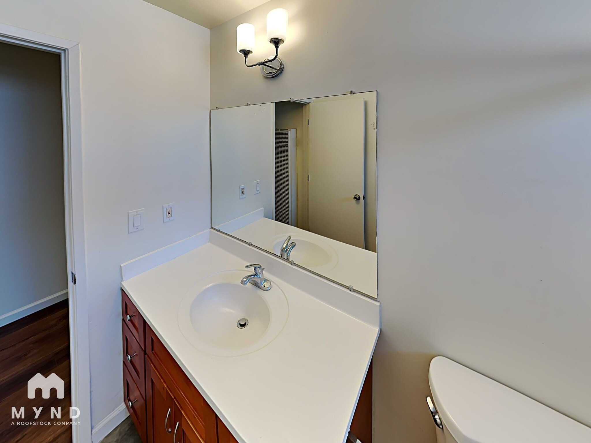 Building Photo - 237 N 8th St