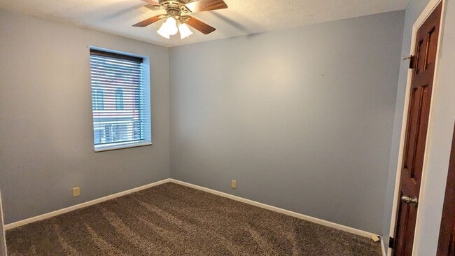 Building Photo - Updated and historic downtown Council Bluffs apartment