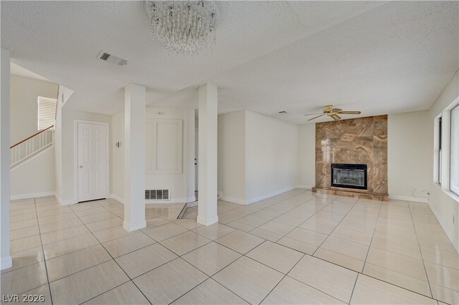 Building Photo - 2616 Camphor Tree St