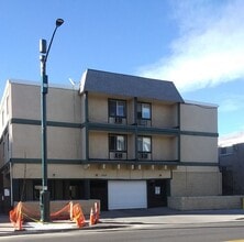 Building Photo - 1425 N Yosemite St