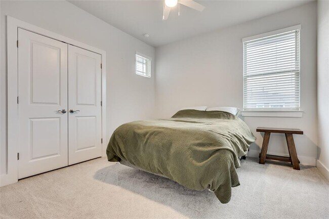 Building Photo - 8608 McKamy Dr
