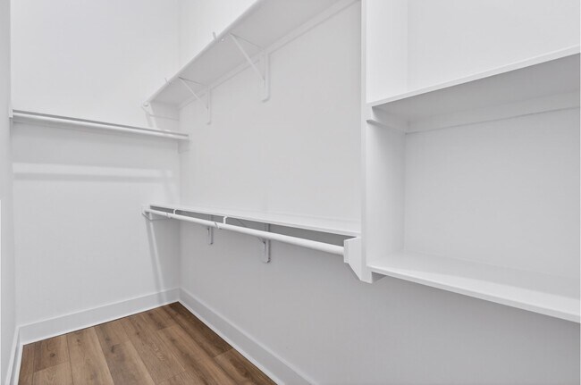 Building Photo - 717 Janisch Rd