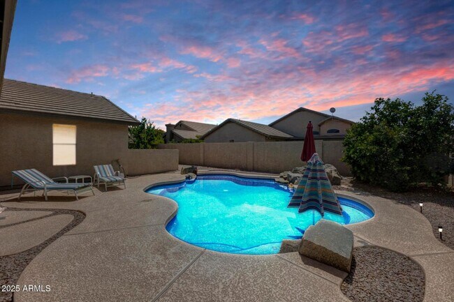 Building Photo - Charming and beautiful newly remodeled Gilbert home!!