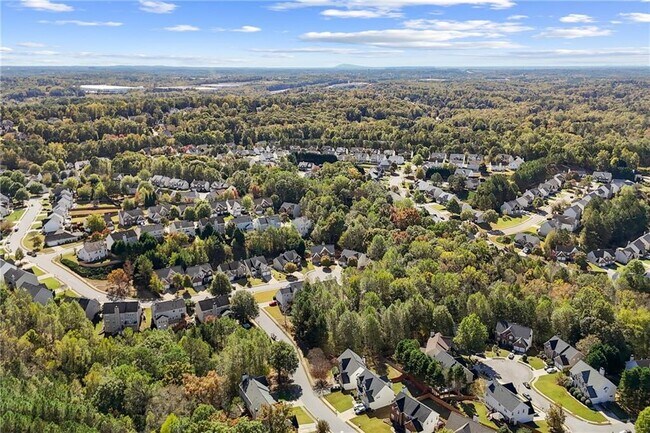 Building Photo - 3751 Roxfield Dr NE